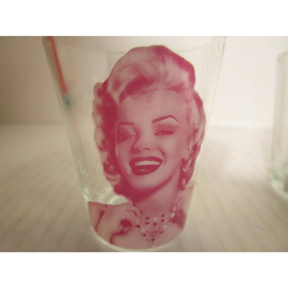 Marilyn Monroe Image 2.5" Shot Glasses Set of 4 Different Poses - Picture 5 of 7